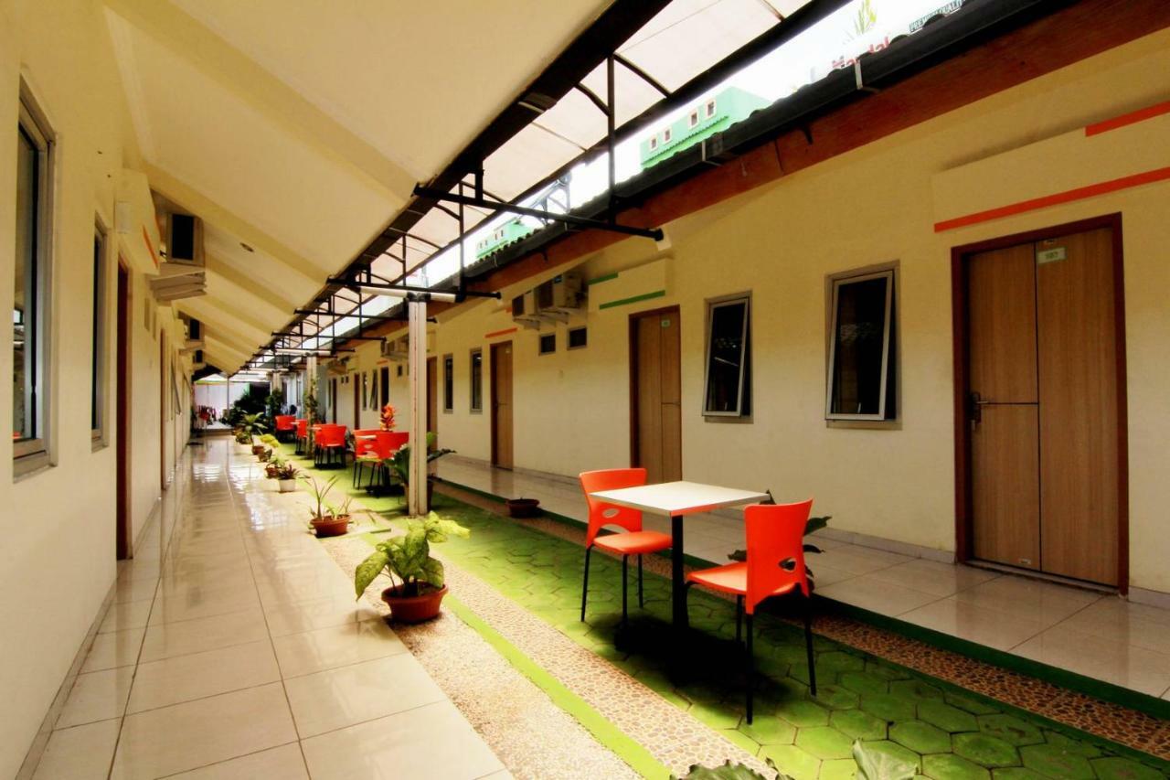 Masrilink'S Guest House Yogyakarta Exterior photo